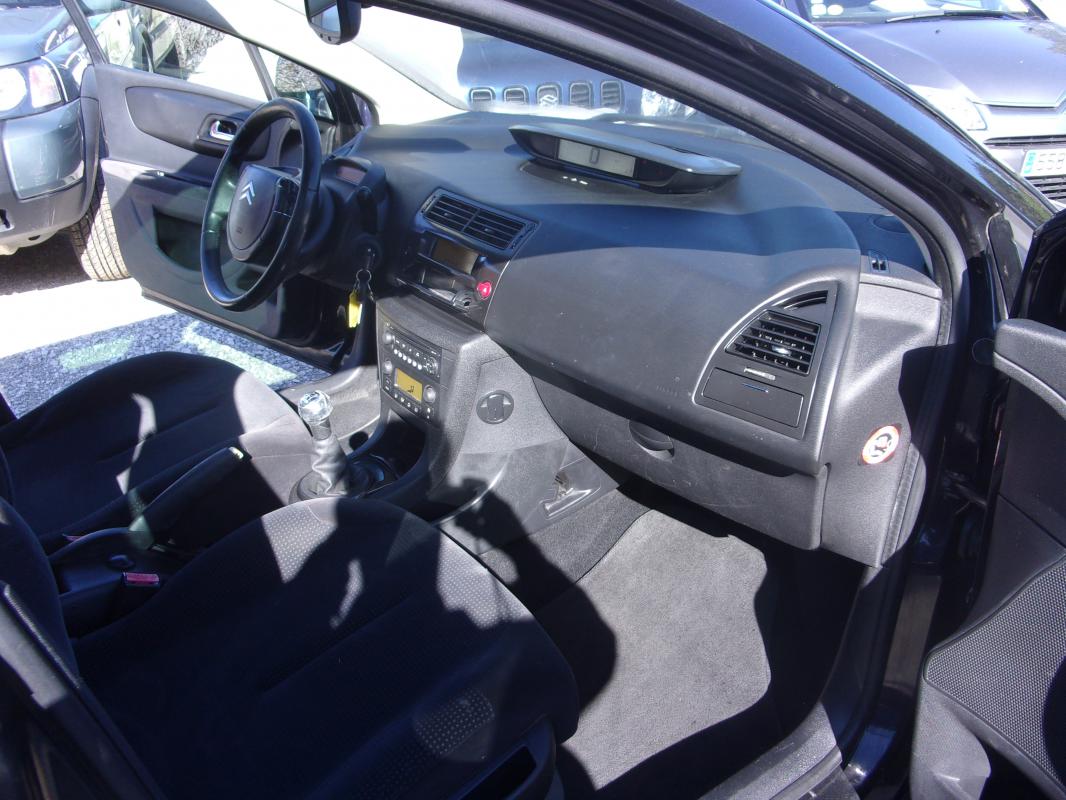 Citroën C4 - 1.6 16V 110 AMBIANCE VELOURS