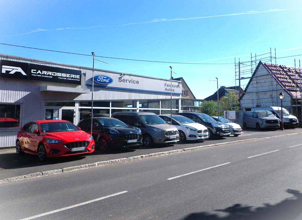 FORD TOURNEO CONNECT - 1.0 100 BV6 TITANIUM 5 PL (2019)